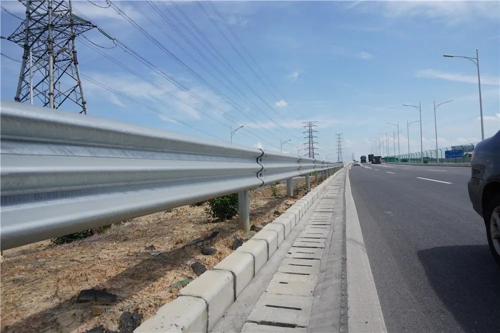 高速公路护栏板 高速公路护栏板